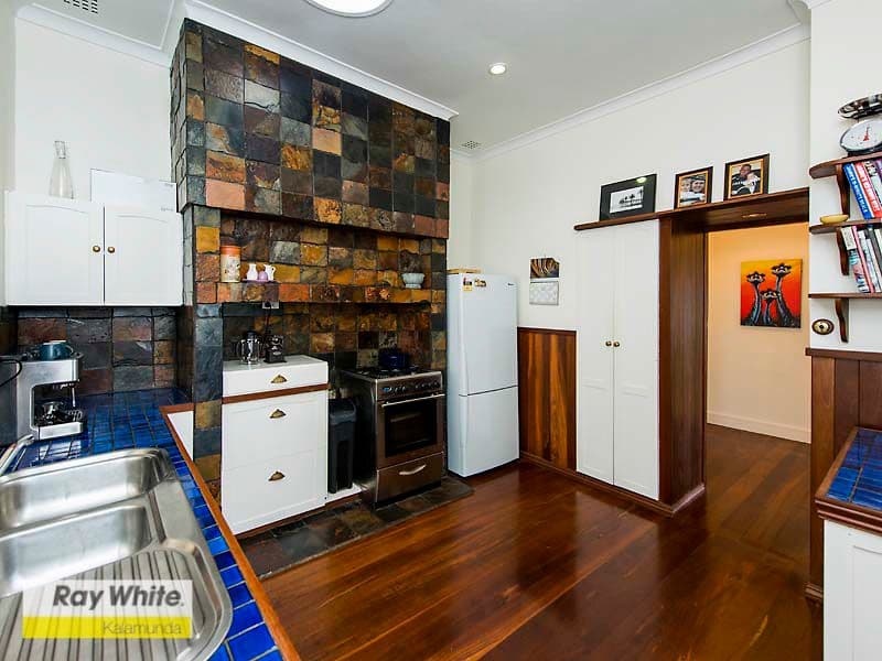 3 Hillside Crescent, GOOSEBERRY HILL WA 6076, Gooseberry Hill - Thumbnail 4