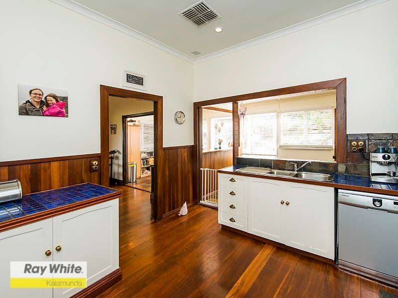 3 Hillside Crescent, GOOSEBERRY HILL WA 6076, Gooseberry Hill - Thumbnail 5