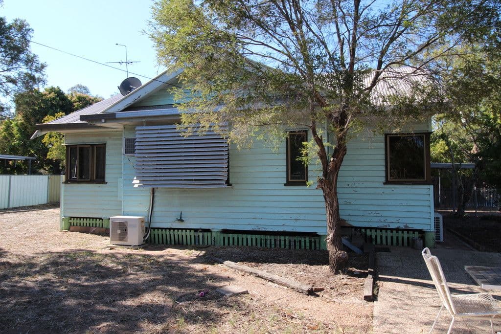 38 Opal Street, Emerald QLD 4720, Emerald - Thumbnail 3