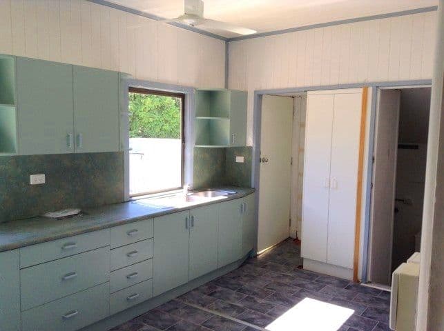38 Opal Street, Emerald QLD 4720, Emerald - Thumbnail 4