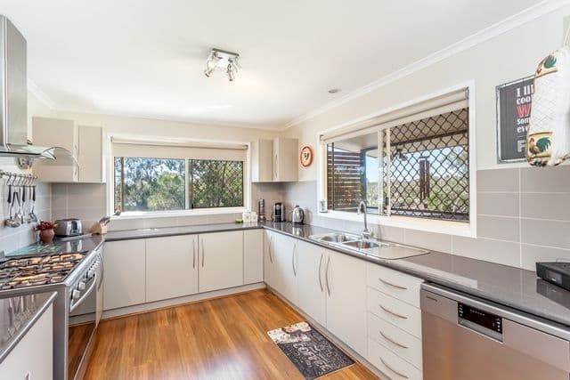 14 Neville Street, Meringandan West QLD 4352, Meringandan West - Thumbnail 4