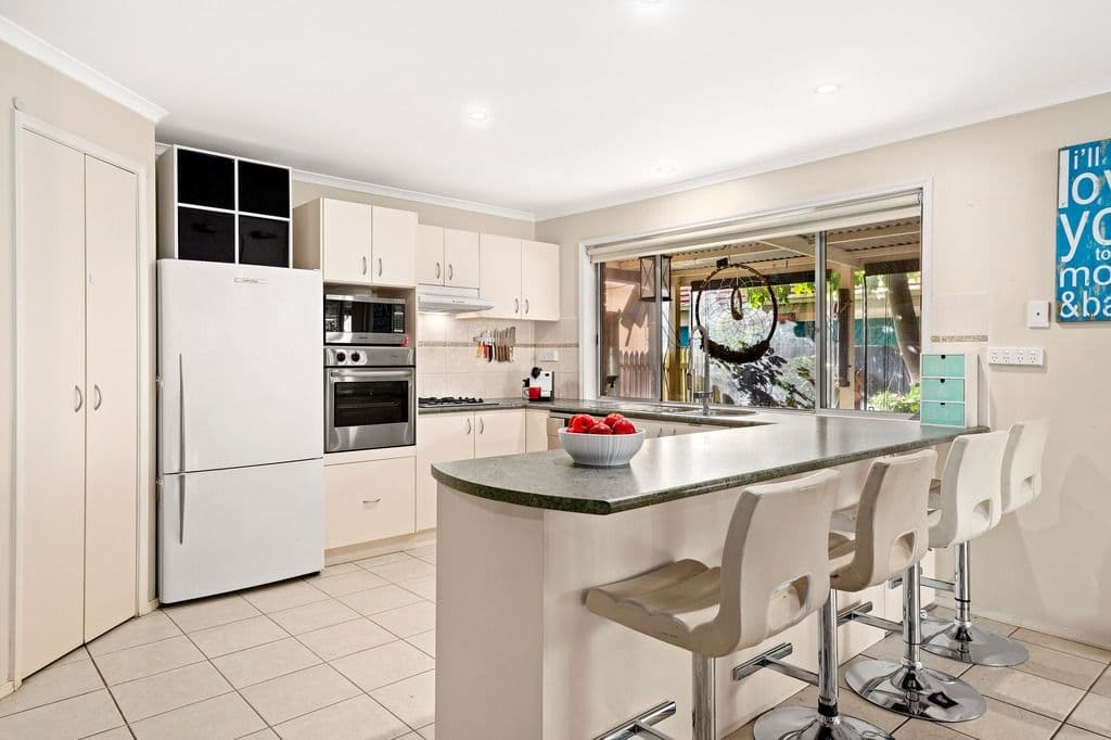 2 Windmill Rise, Diamond Creek VIC 3089, Diamond Creek - Thumbnail 2