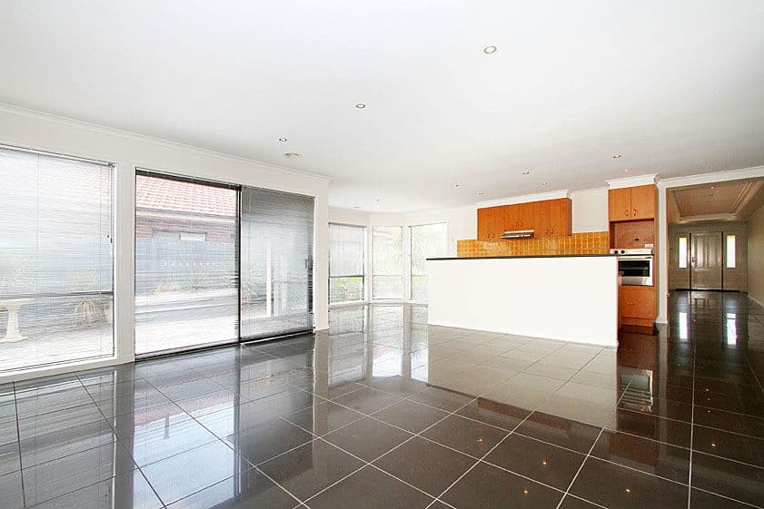 5 Nobelius Court, MILL PARK VIC 3082, Mill Park - Thumbnail 5