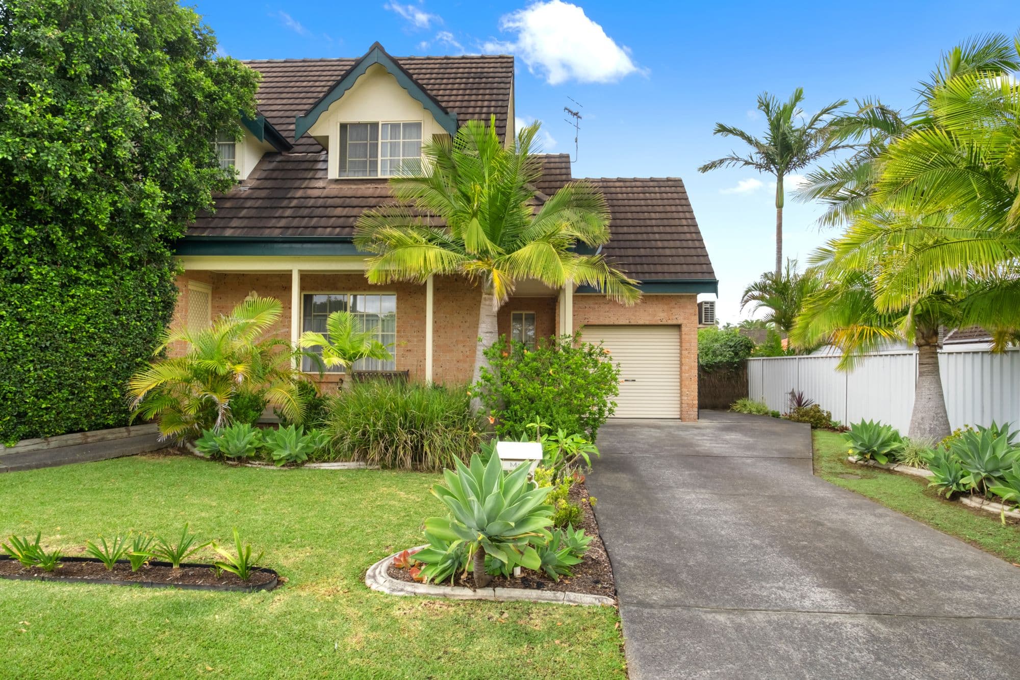 175 Cresthaven Avenue, Bateau Bay NSW 2261, Bateau Bay - Image 1
