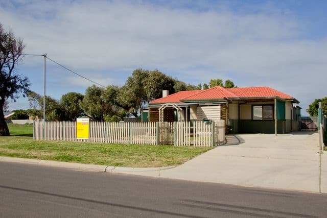 16 Whitfield Street, BEACHLANDS WA 6530, Beachlands - Image 1