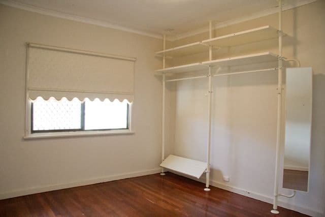 16 Whitfield Street, BEACHLANDS WA 6530, Beachlands - Thumbnail 2
