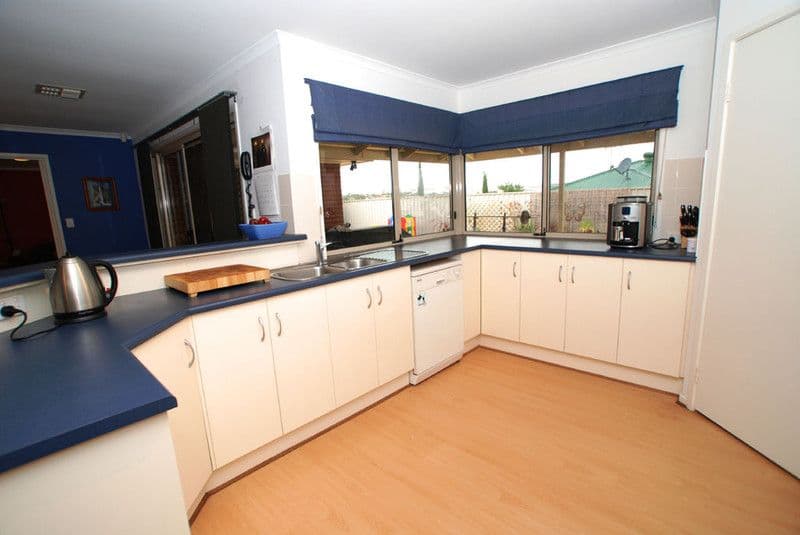 19 Mansfield Street, NOARLUNGA DOWNS SA 5168, Noarlunga Downs - Thumbnail 5