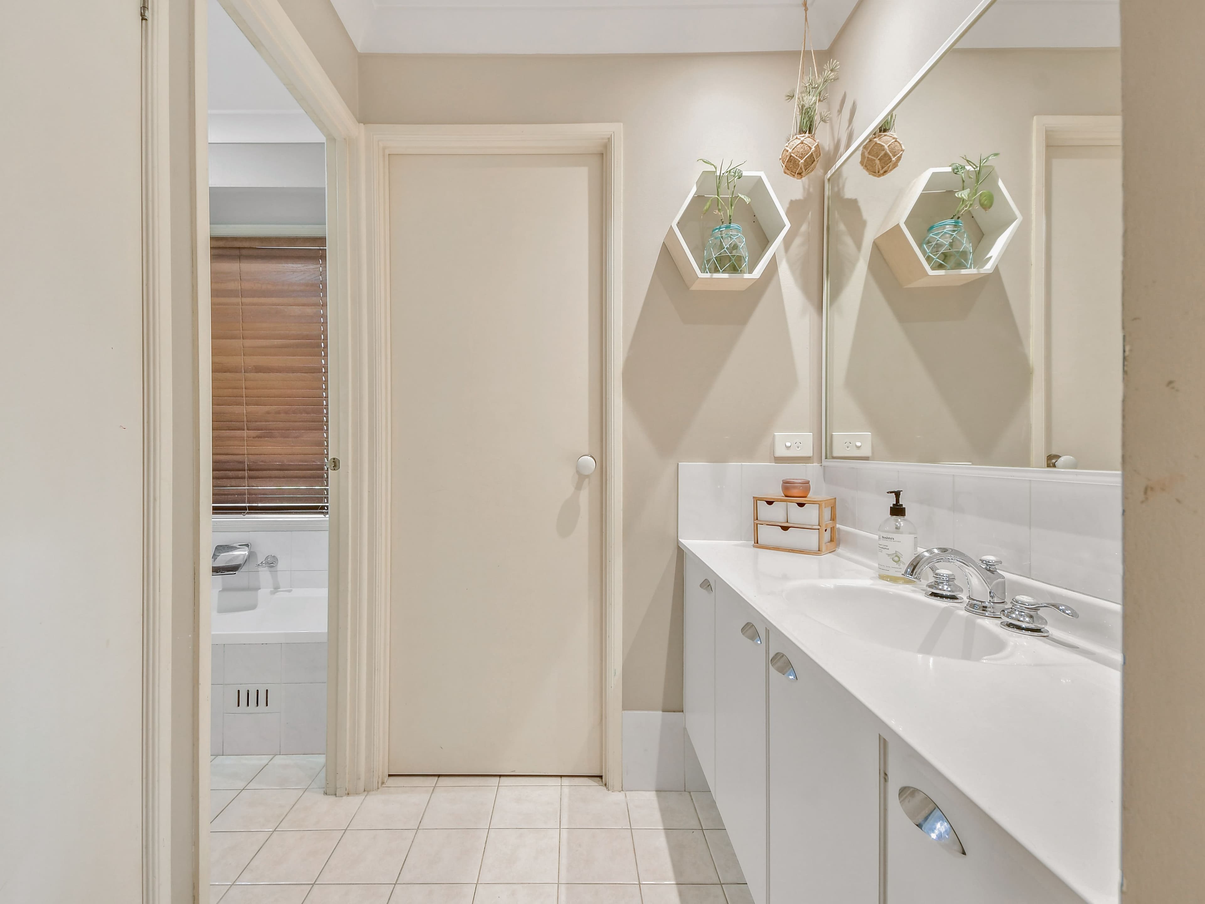 5 Bujan Street, Glenmore Park NSW 2745, Glenmore Park - Thumbnail 8