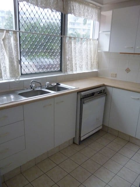 52  Goodwin Terrace, BURLEIGH HEADS QLD 4220, Burleigh Heads - Thumbnail 4