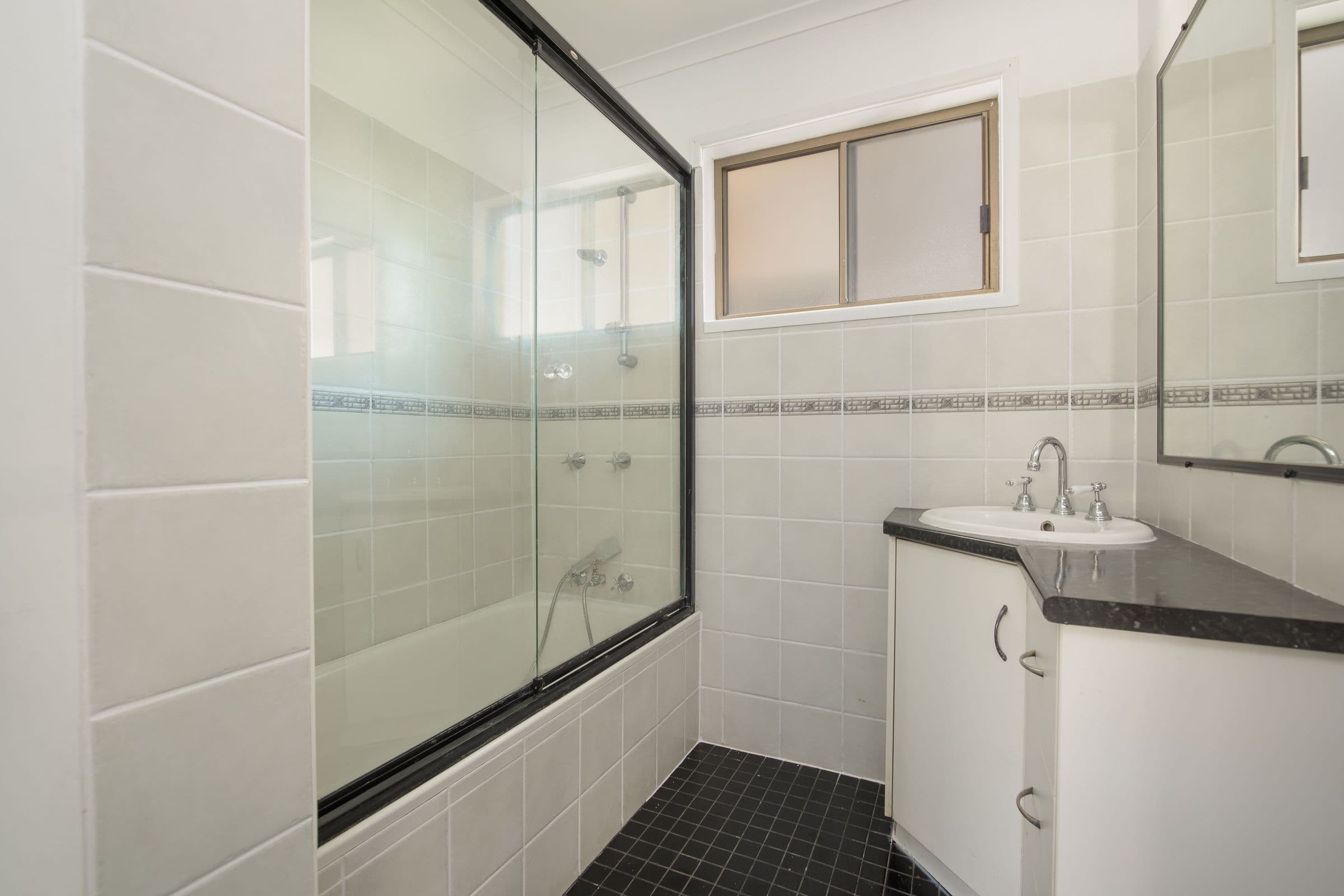 180 Sun Valley Road, Kin Kora QLD 4680, Kin Kora - Thumbnail 4