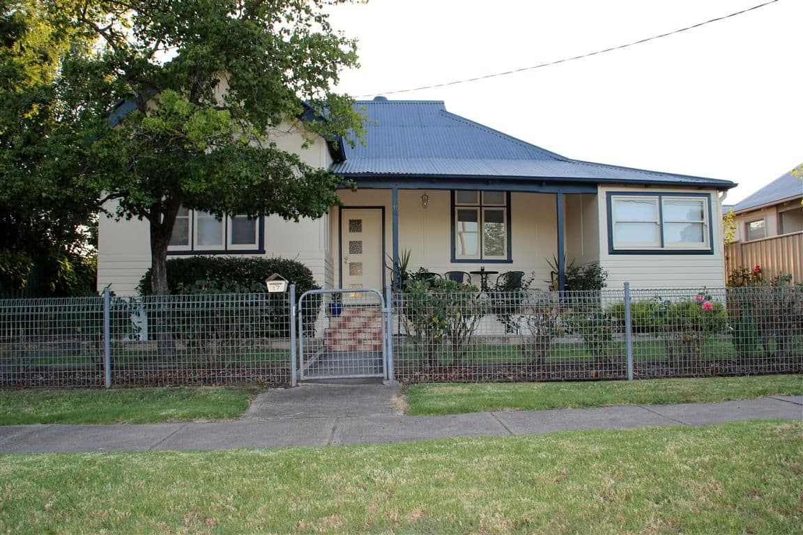 17 Fitzroy Street, Tumut - Image 1