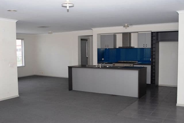 1 Ivy Close, DERRIMUT VIC 3030, Derrimut - Thumbnail 2