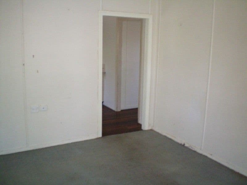 120 Electra Street, BUNDABERG WEST QLD 4670, Bundaberg West - Thumbnail 4