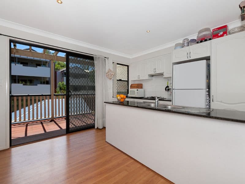 46 Cunningham Street, TARINGA QLD 4068, Taringa - Thumbnail 4