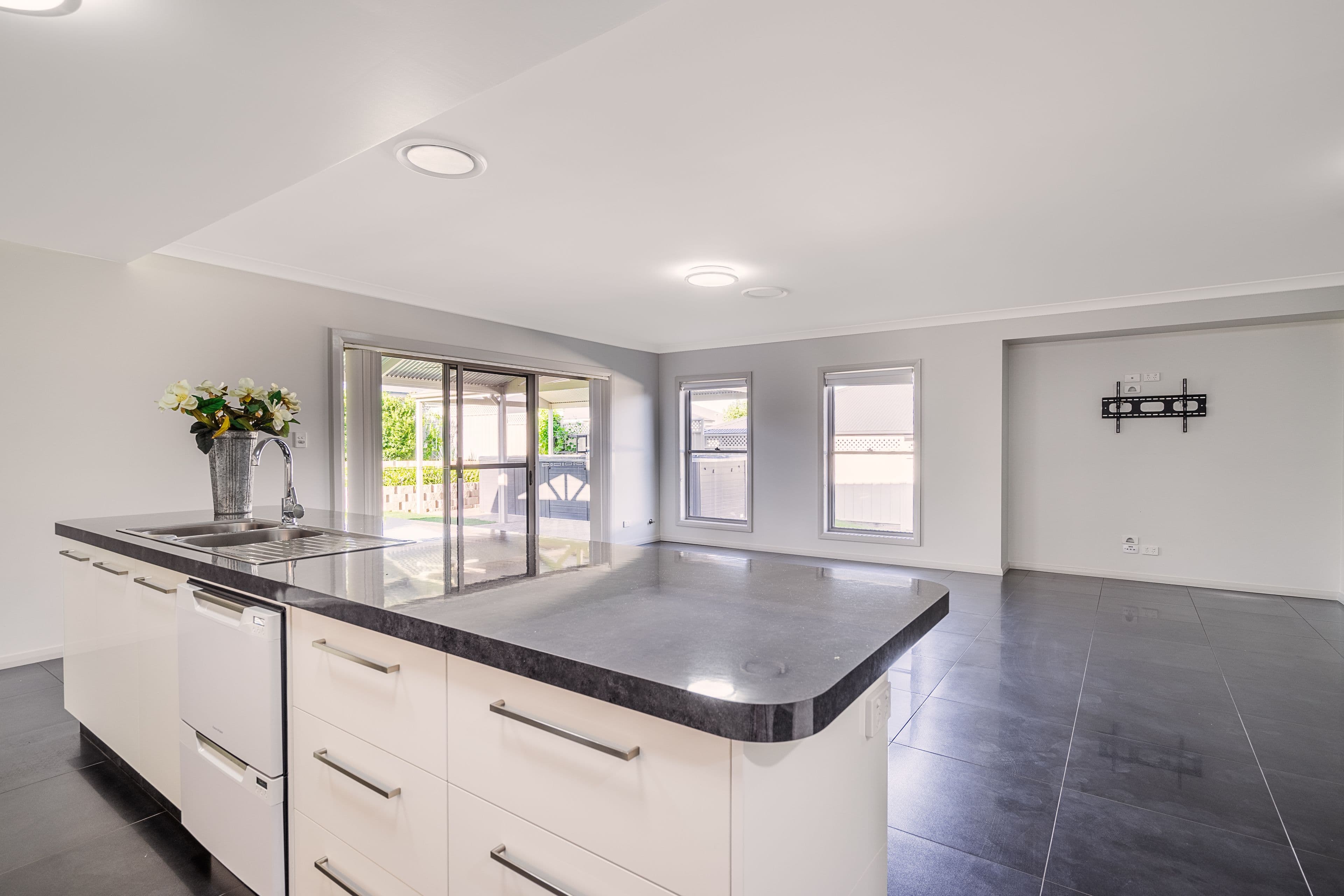13 Ellenborough Avenue, Dubbo - Thumbnail 3