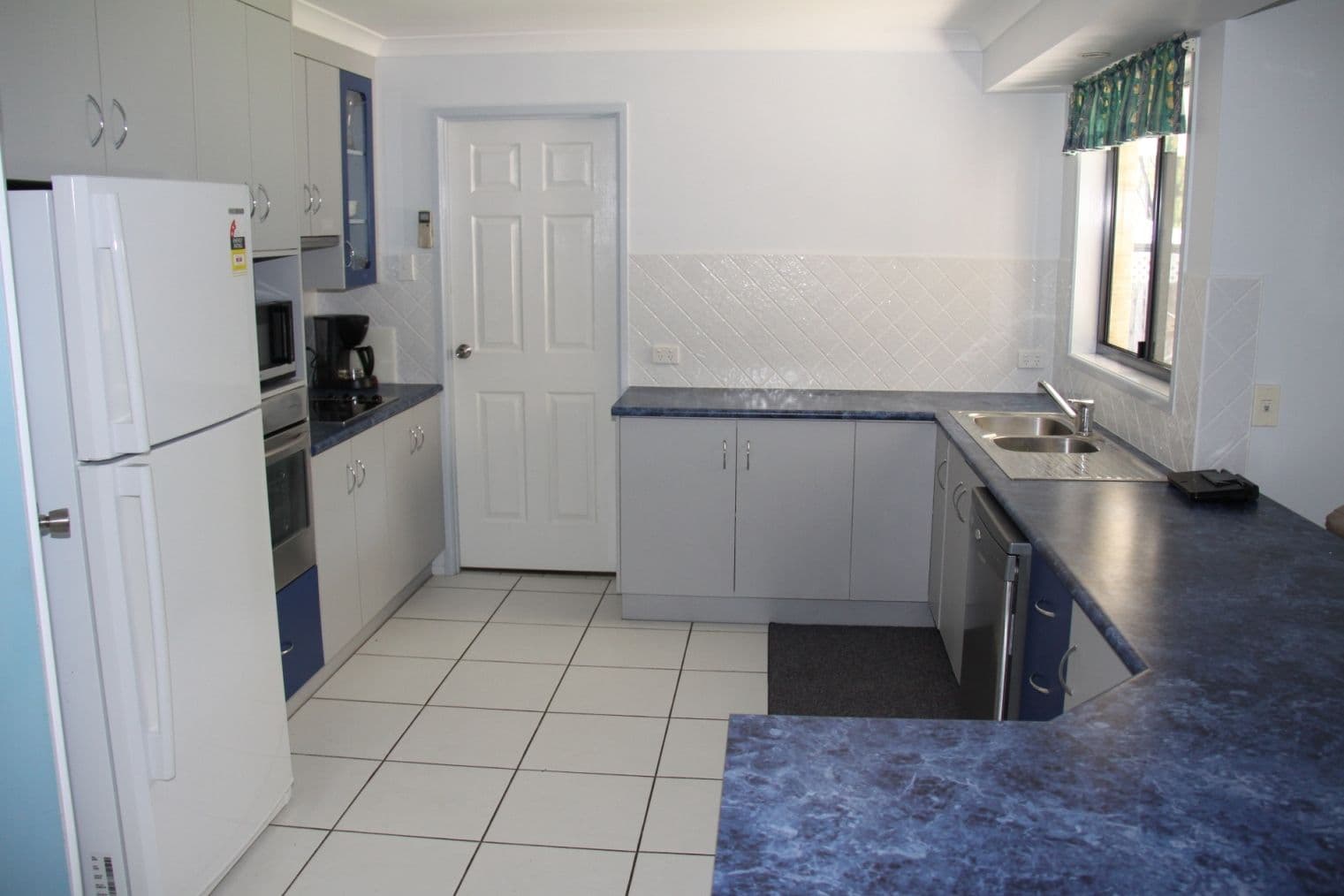 10 Dunn Street, Tannum Sands QLD 4680, Tannum Sands - Thumbnail 3