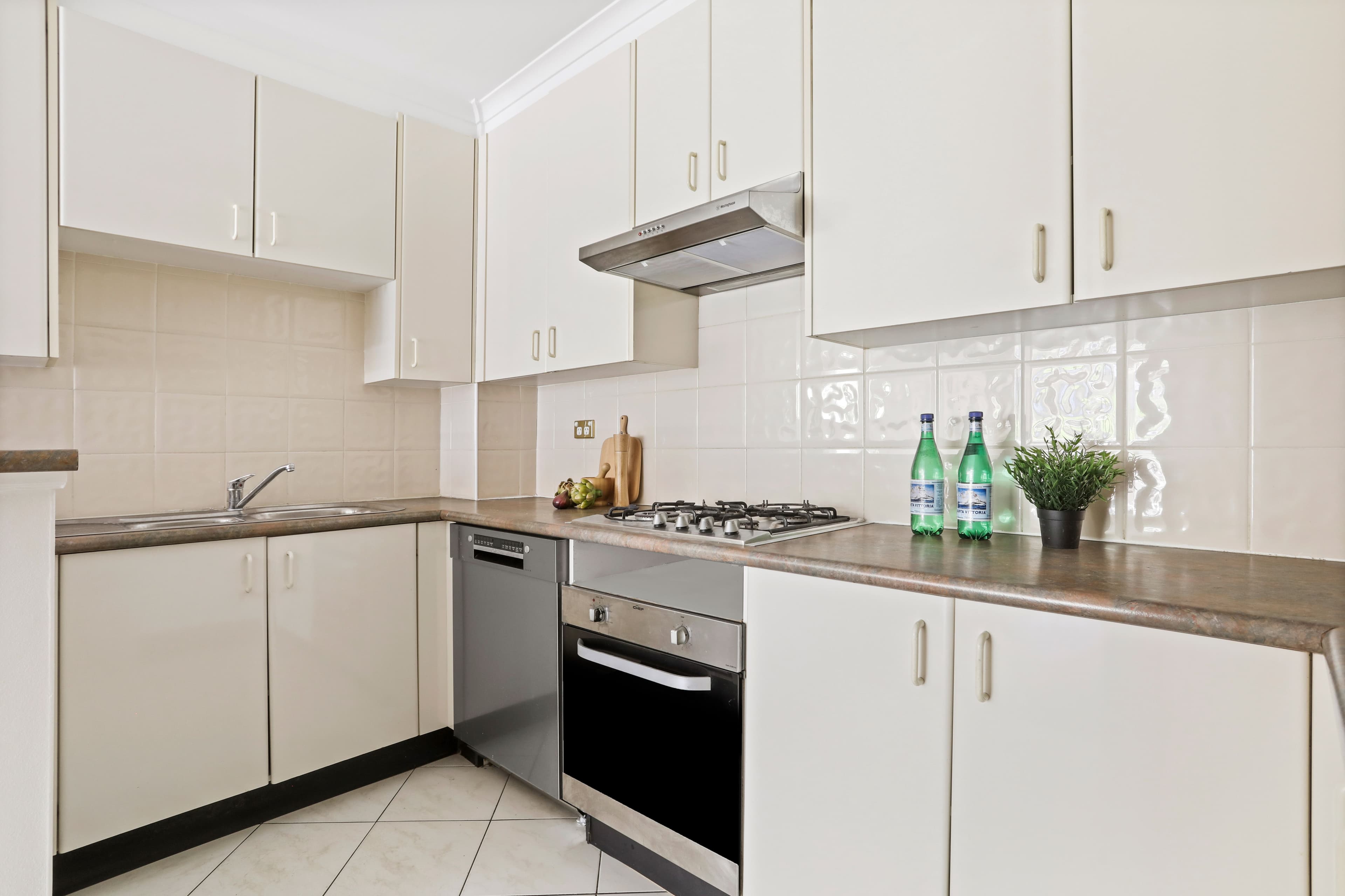 11 Charlotte Place, Kendall, Kendall - Thumbnail 5