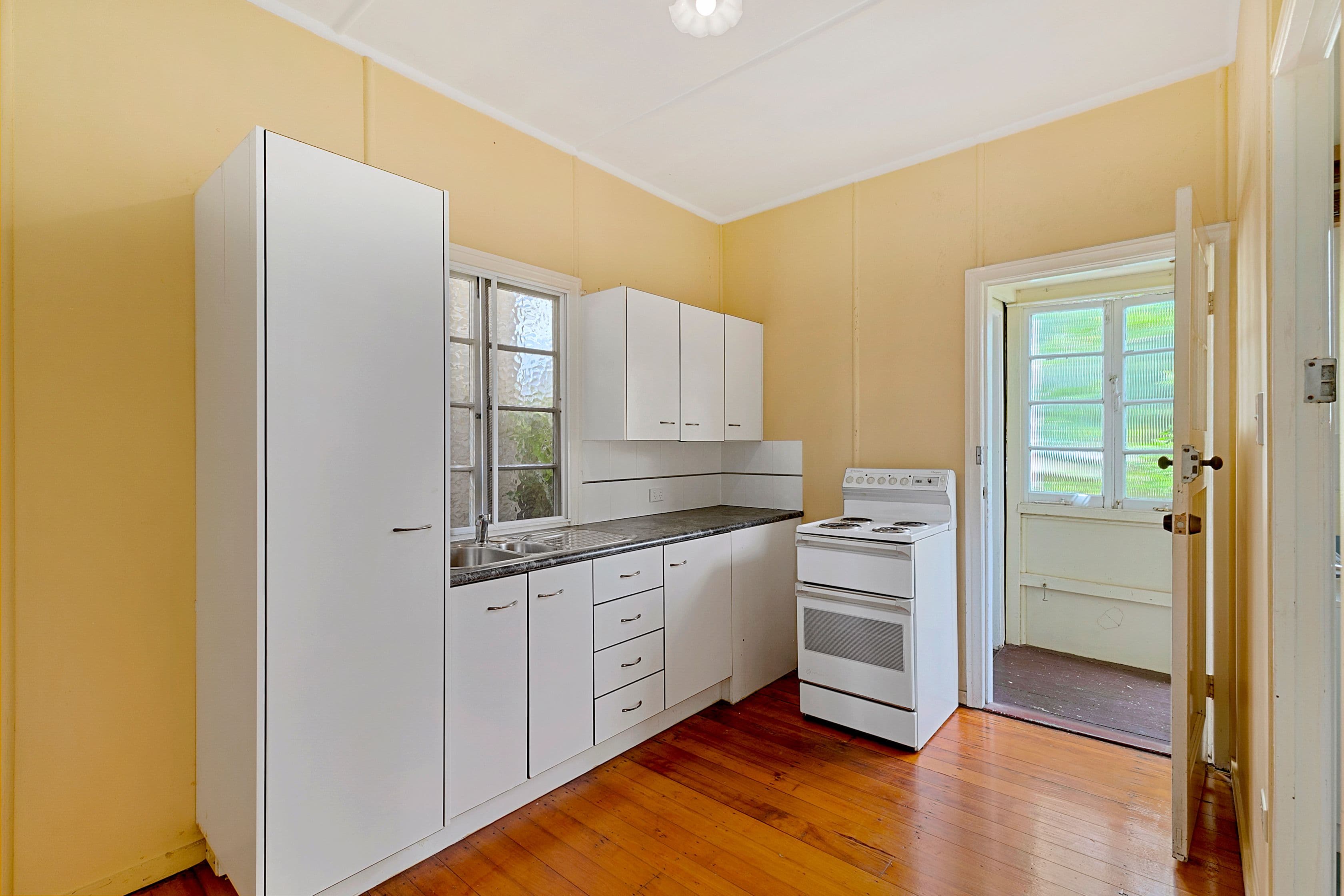 11 Gower Street, Holland Park West QLD 4121, Holland Park West - Thumbnail 8