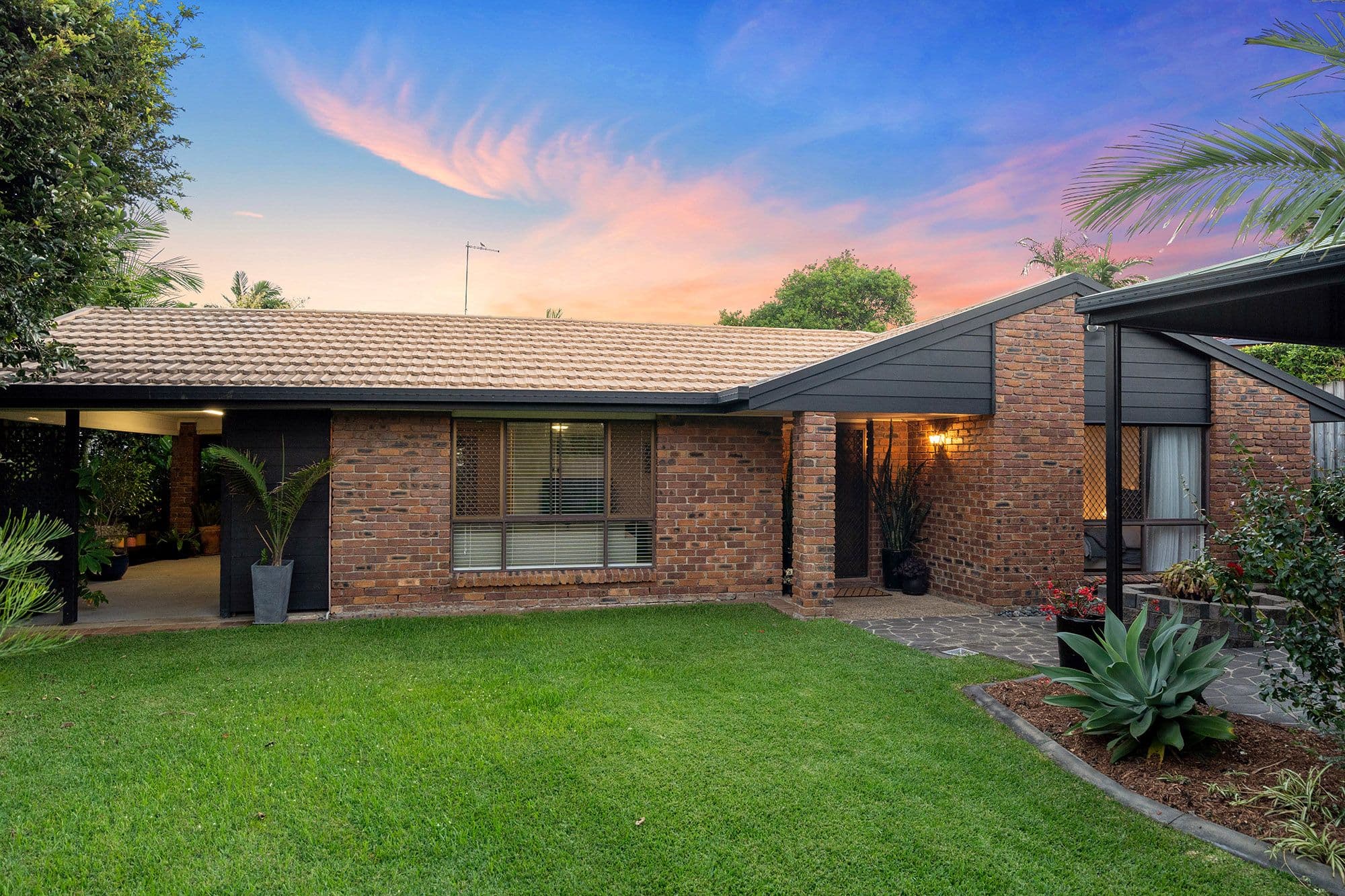12 Leru Street, Mansfield QLD 4122, Mansfield - Thumbnail 2