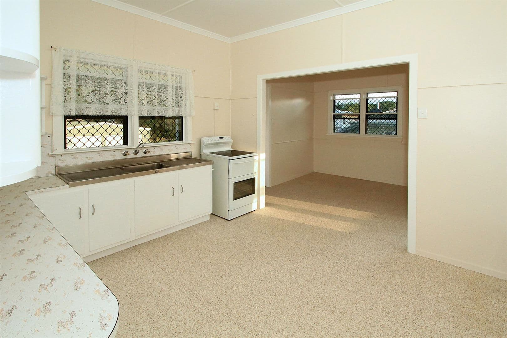 90 Tomkins Street, BERSERKER QLD 4701, Berserker - Thumbnail 6