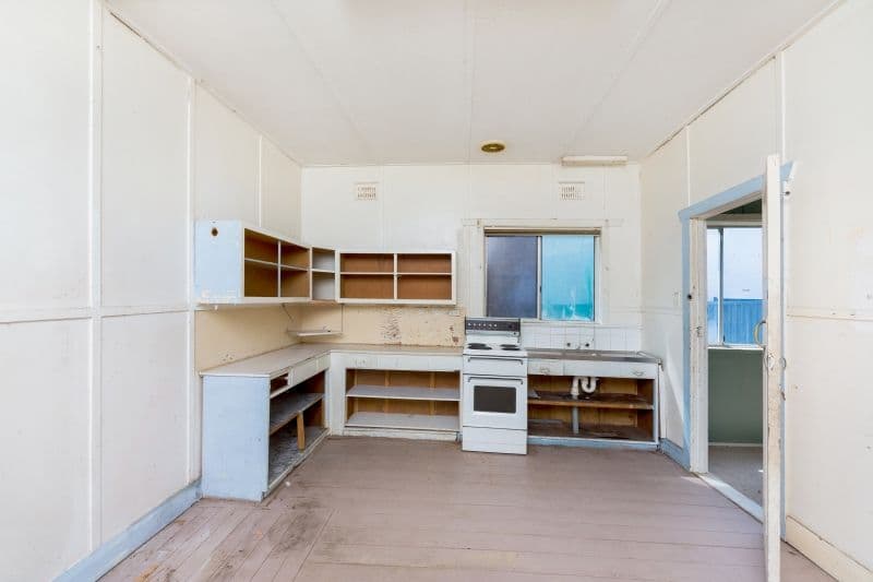 19 Bangalow Street, ETTALONG BEACH NSW 2257, Ettalong Beach - Thumbnail 5