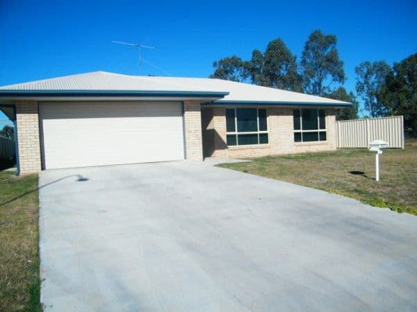 11 Luscombe Street, CHINCHILLA QLD 4413, Chinchilla - Image 1