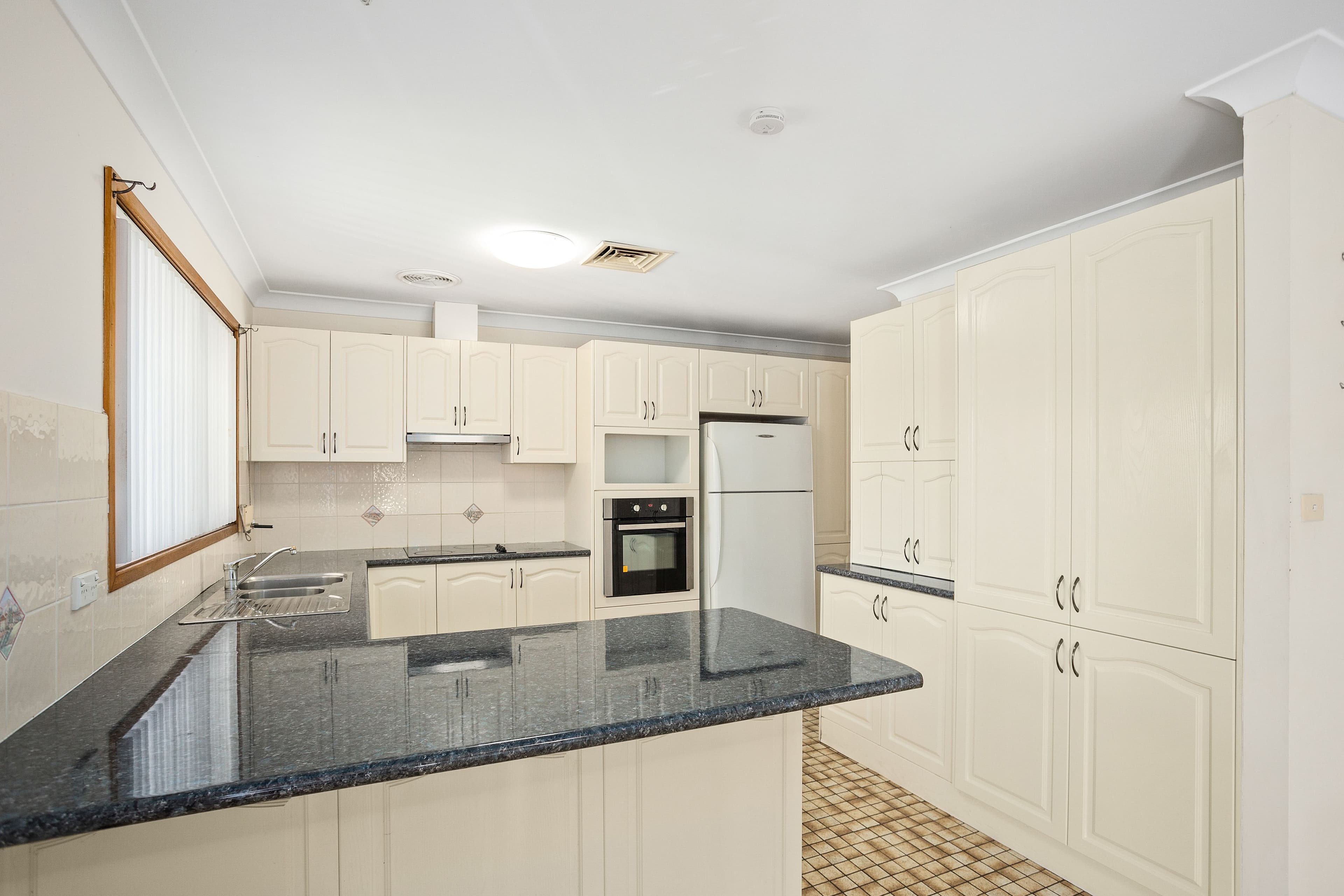 11 Woodford Avenue, Warilla NSW 2528, Warilla - Thumbnail 3