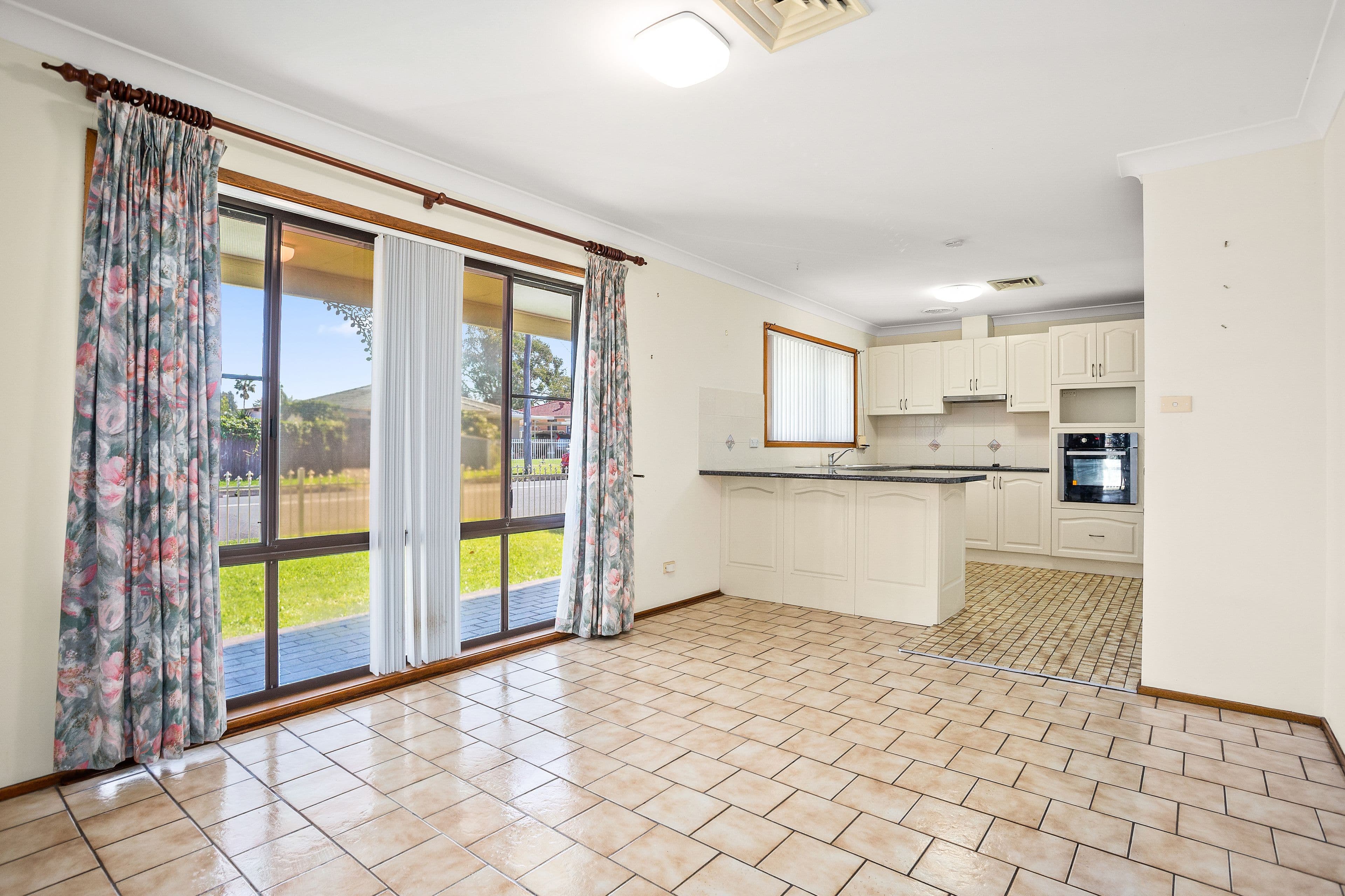 11 Woodford Avenue, Warilla NSW 2528, Warilla - Thumbnail 4