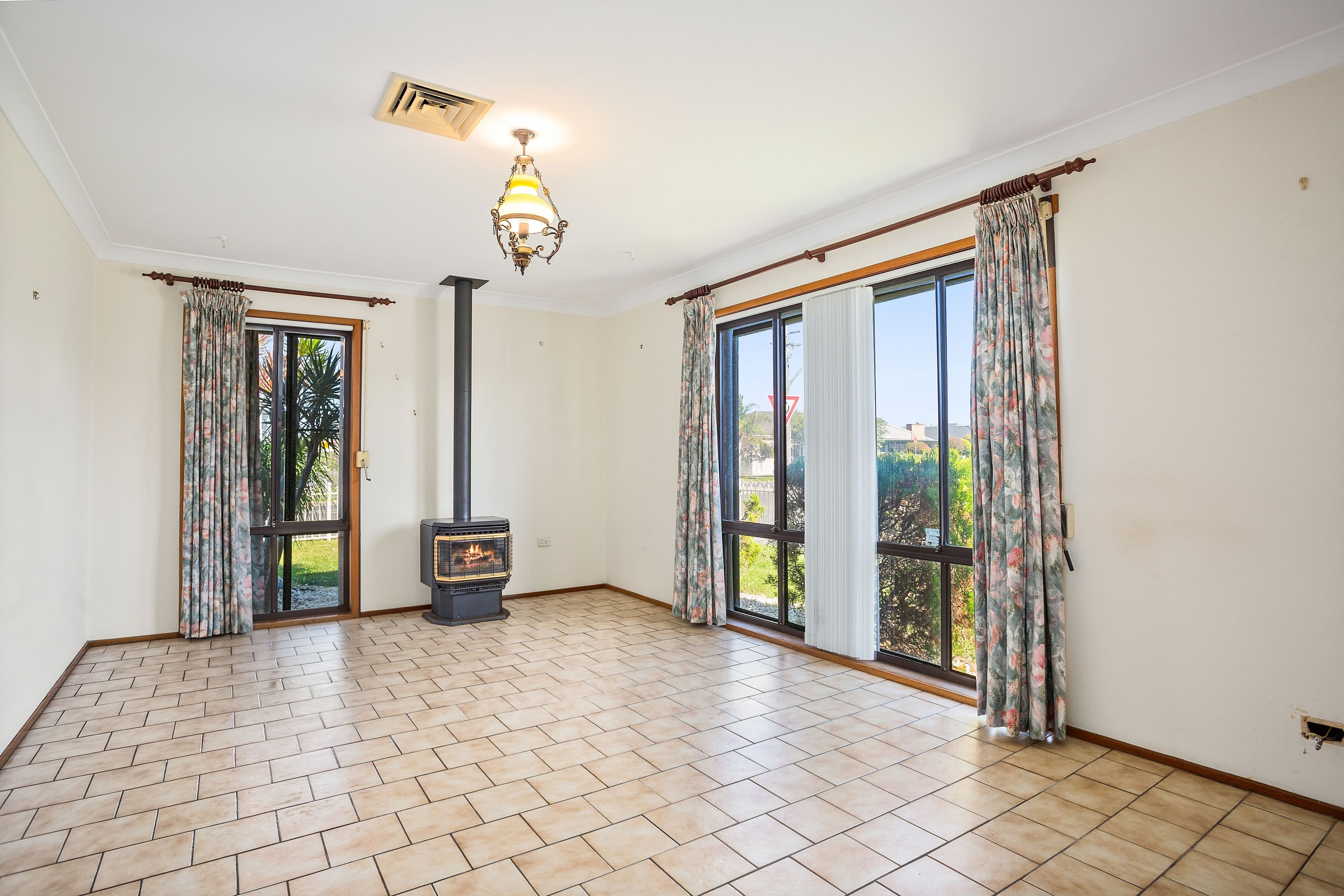 11 Woodford Avenue, Warilla NSW 2528, Warilla - Thumbnail 5
