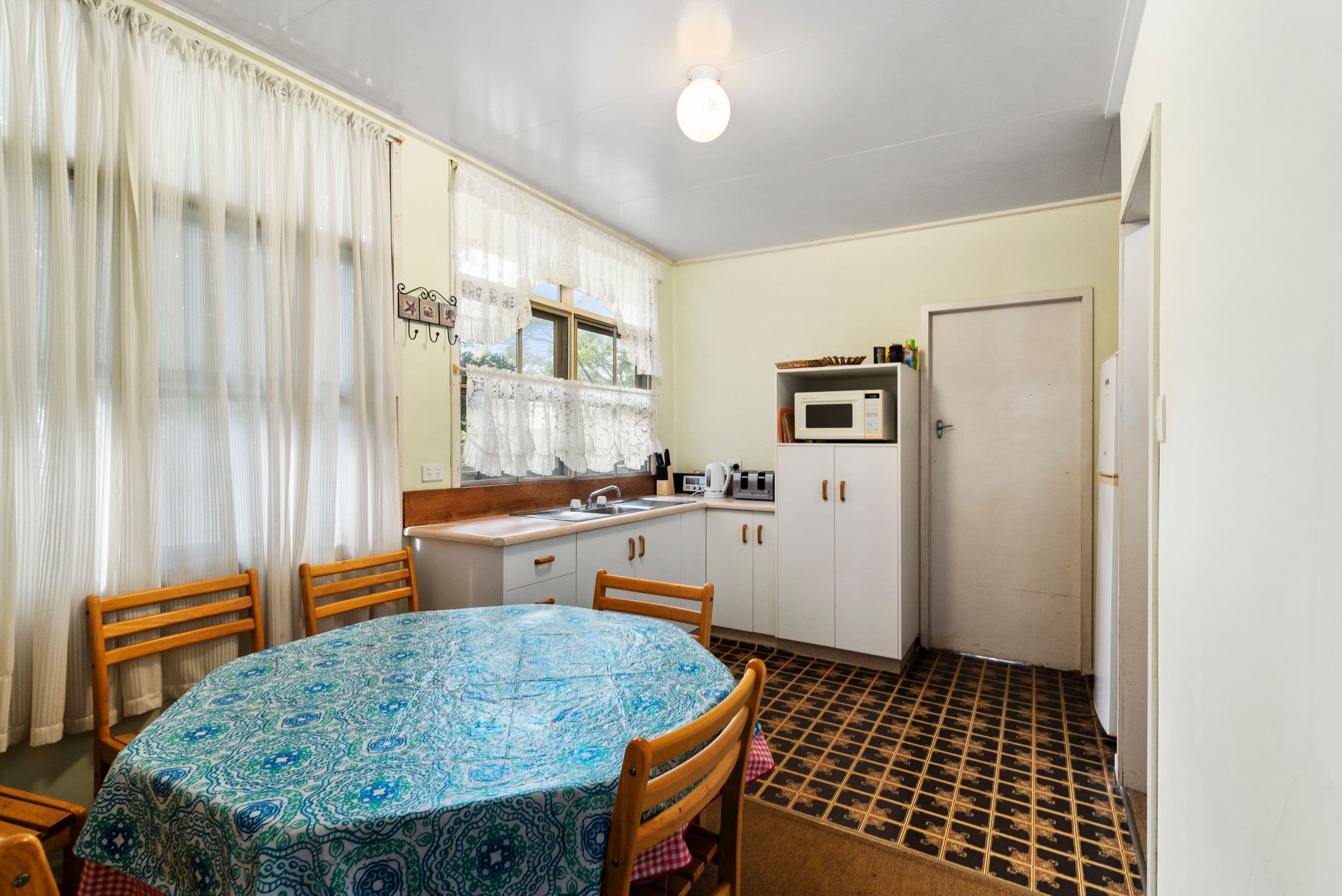 13 Chaffey Street, Tugun QLD 4224, Tugun - Thumbnail 5