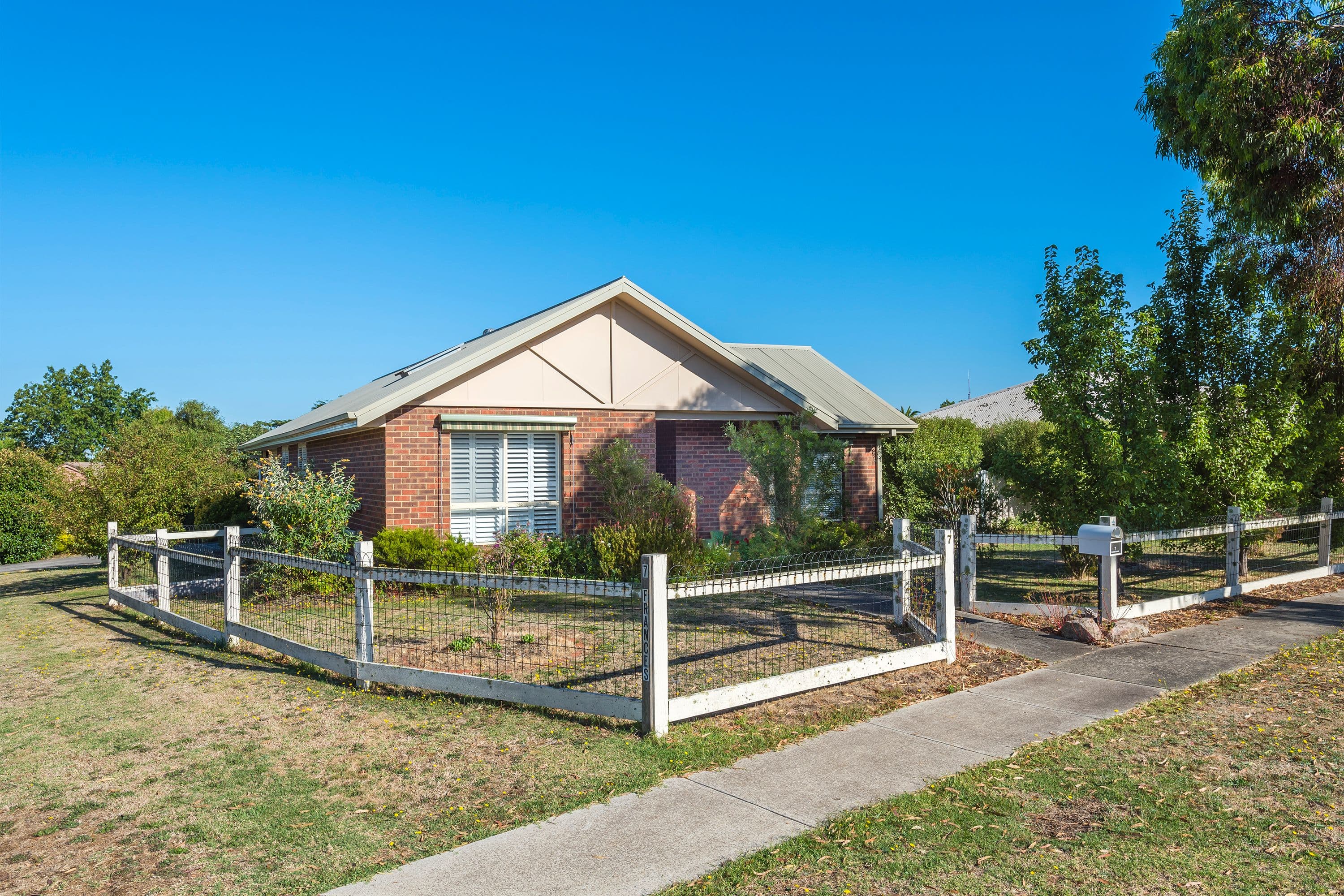 7 Frances Close, Kyneton VIC 3444, Kyneton - Thumbnail 2