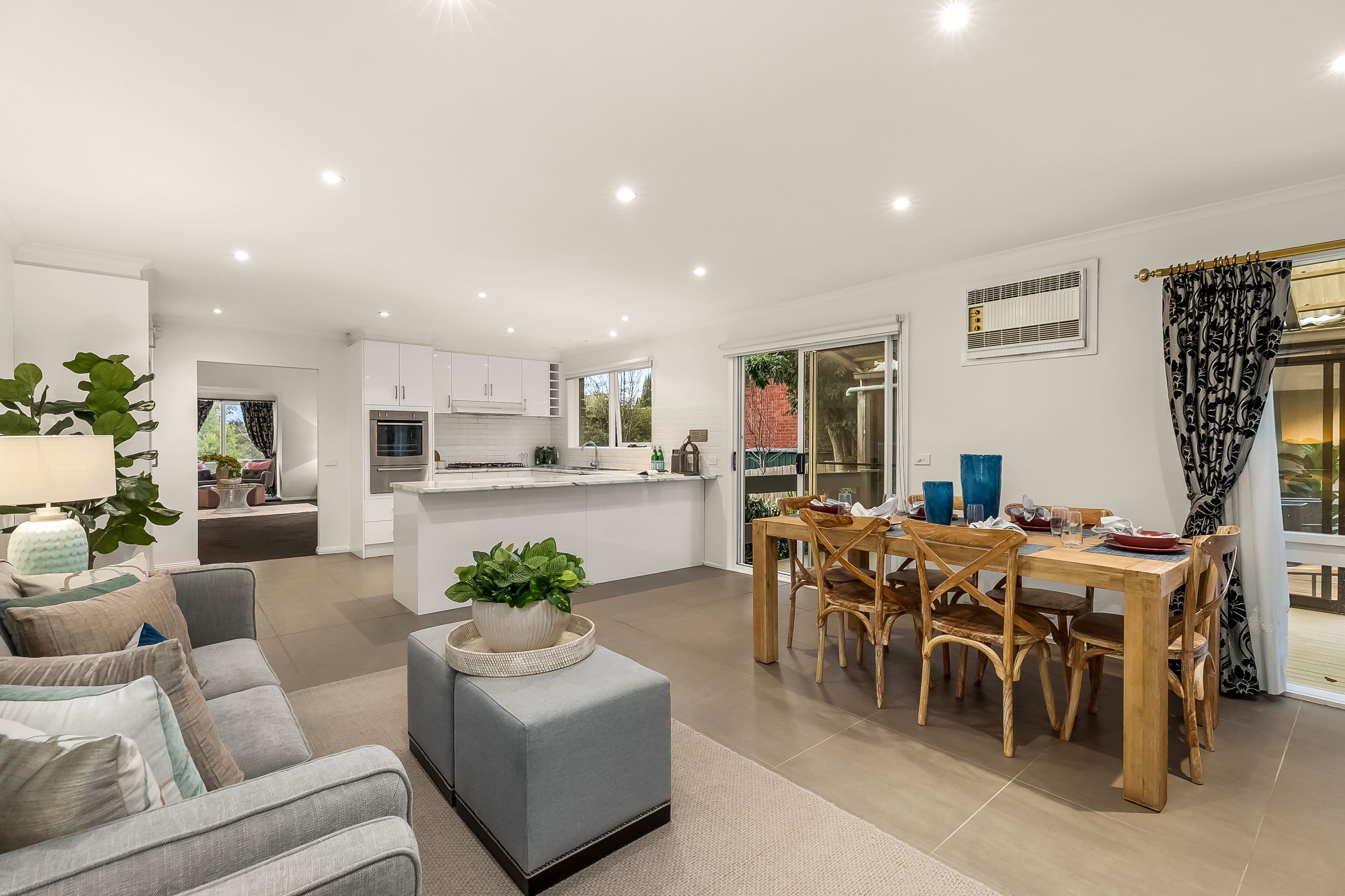 24 Santa Rosa Boulevard, Doncaster East VIC 3109, Doncaster East - Thumbnail 6