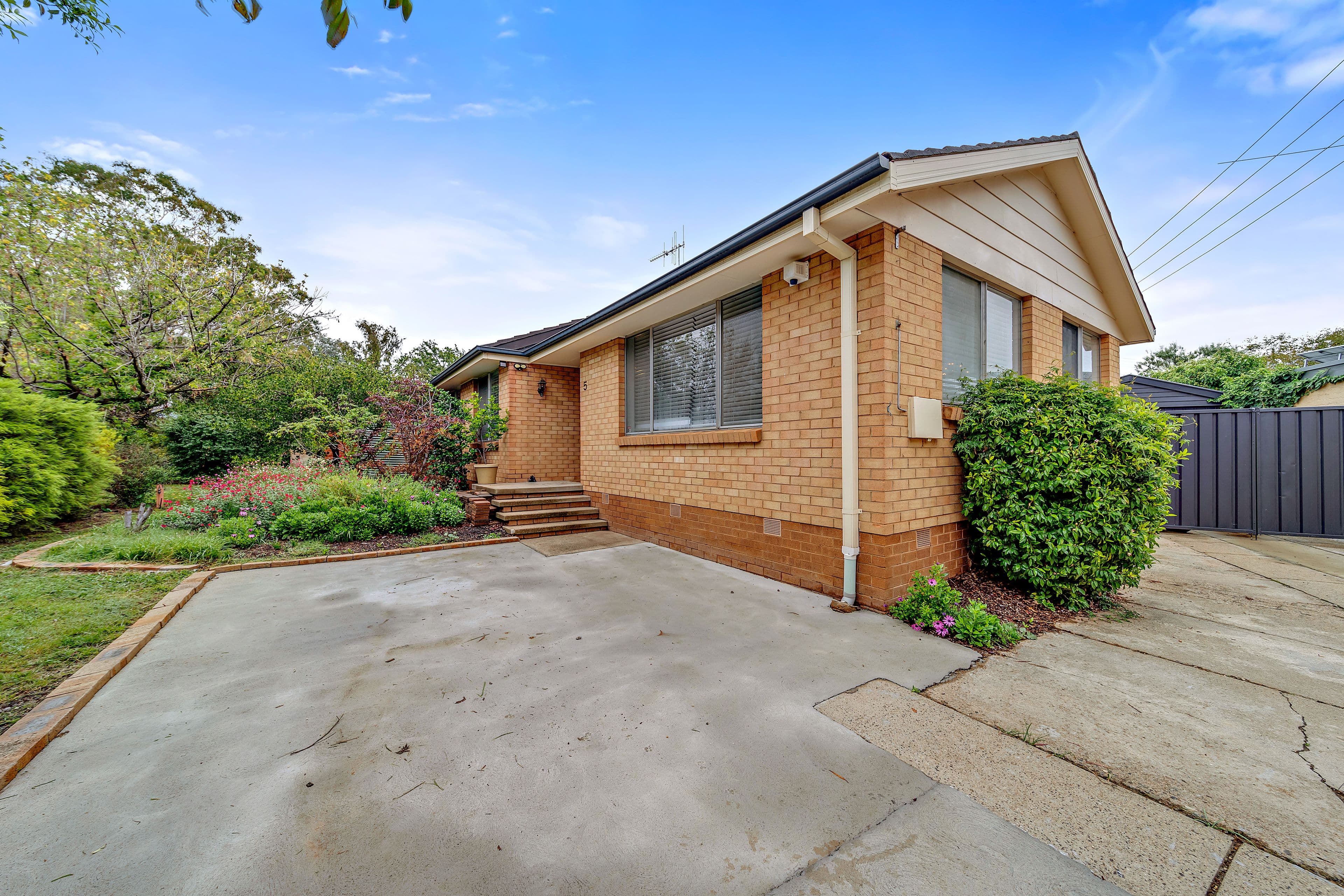 5 Boniwell Street, Higgins ACT 2615, Higgins - Image 1