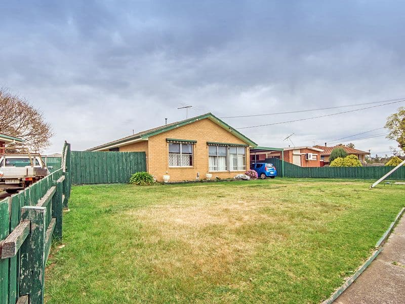32 Richmond Crescent, WERRIBEE VIC 3030, Werribee - Image 1