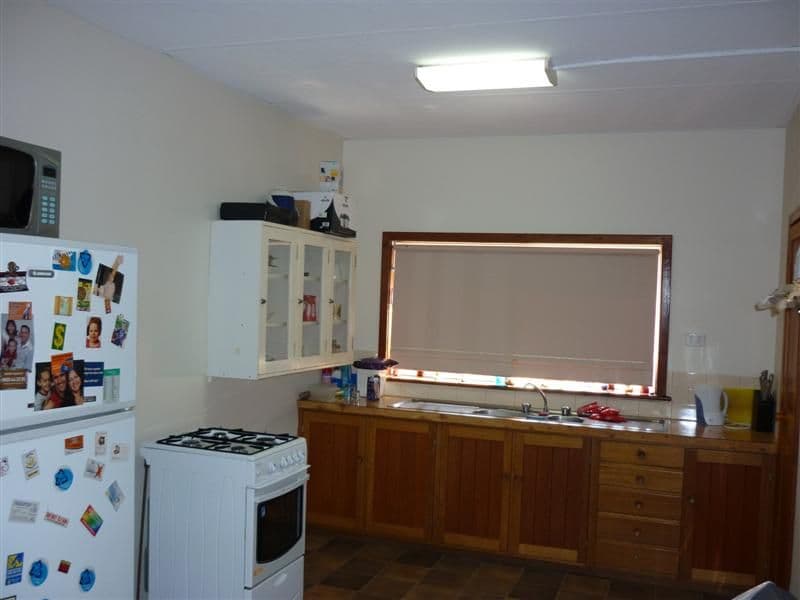 8 Chittering Road, BULLSBROOK WA 6084, Bullsbrook - Thumbnail 2