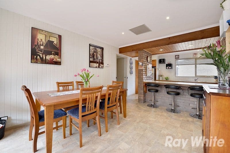 11 Folkstone Crescent, FERNTREE GULLY VIC 3156, Ferntree Gully - Thumbnail 3