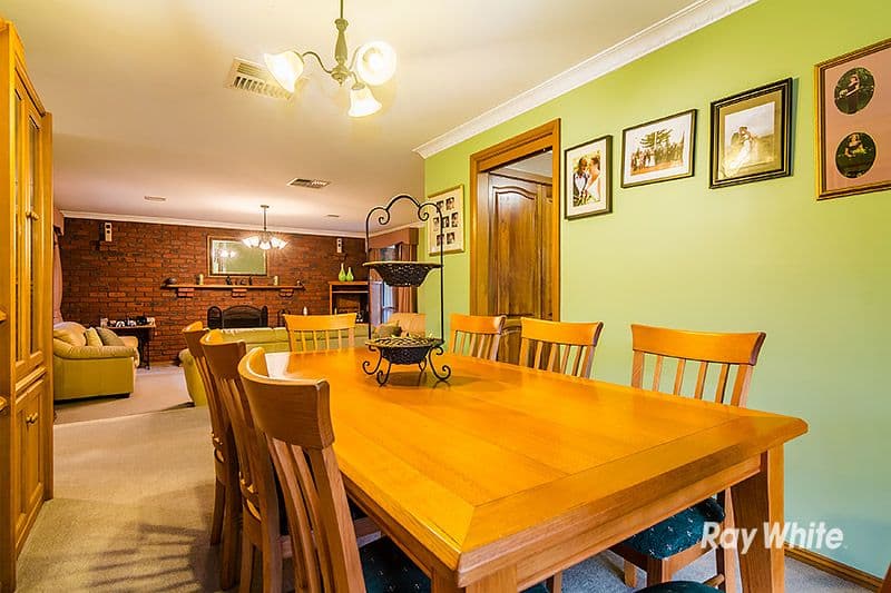 5 Cheshunt Court, Cranbourne North VIC 3977, Cranbourne North - Thumbnail 7