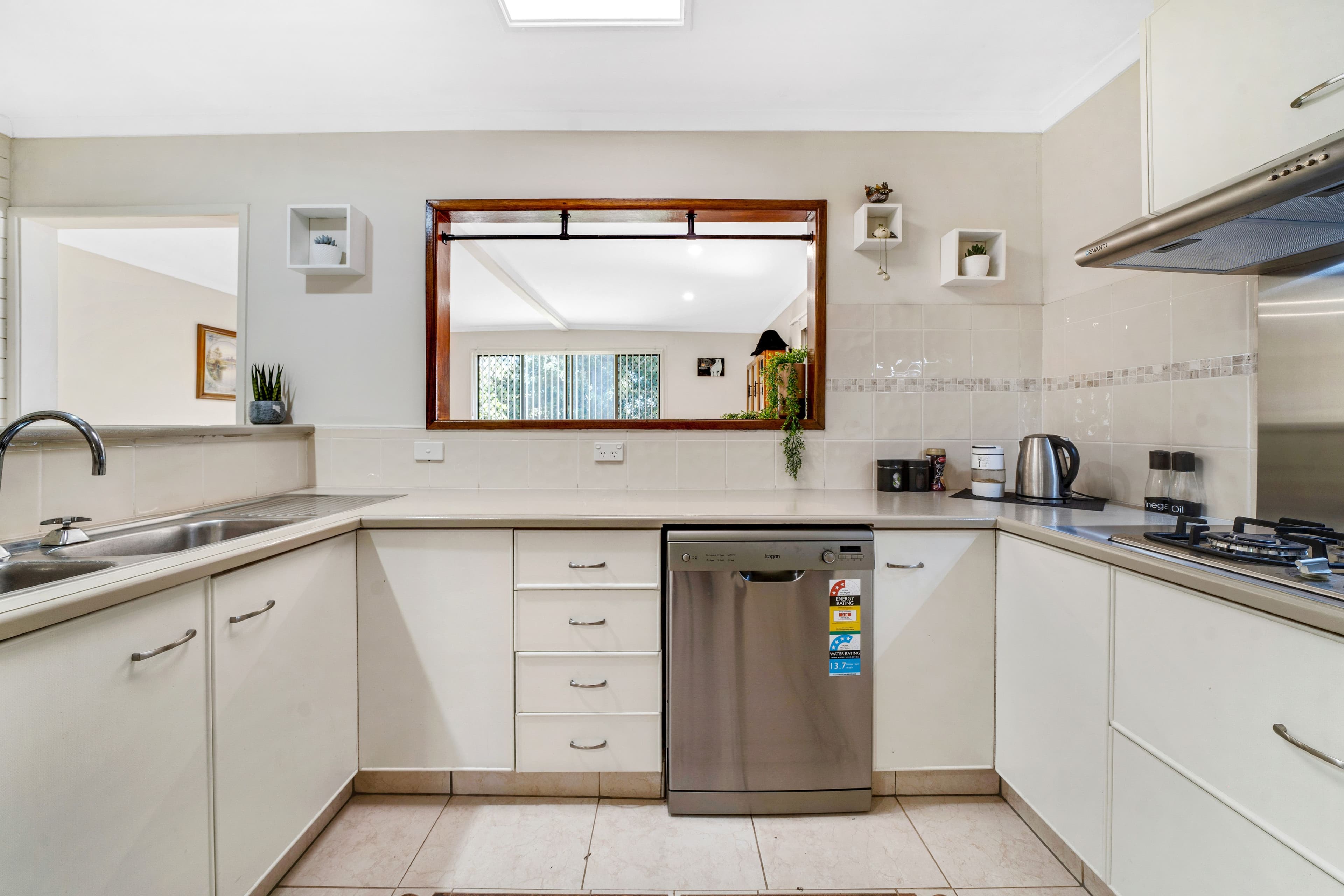 10 Albert Street, Eagleby QLD 4207, Eagleby - Thumbnail 7