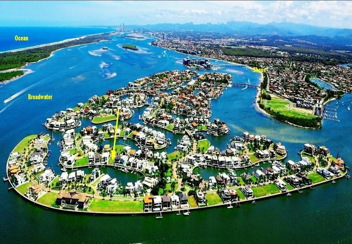 16 Royal Albert Crescent, SOVEREIGN ISLANDS QLD 4216, Sovereign Islands - Image 1