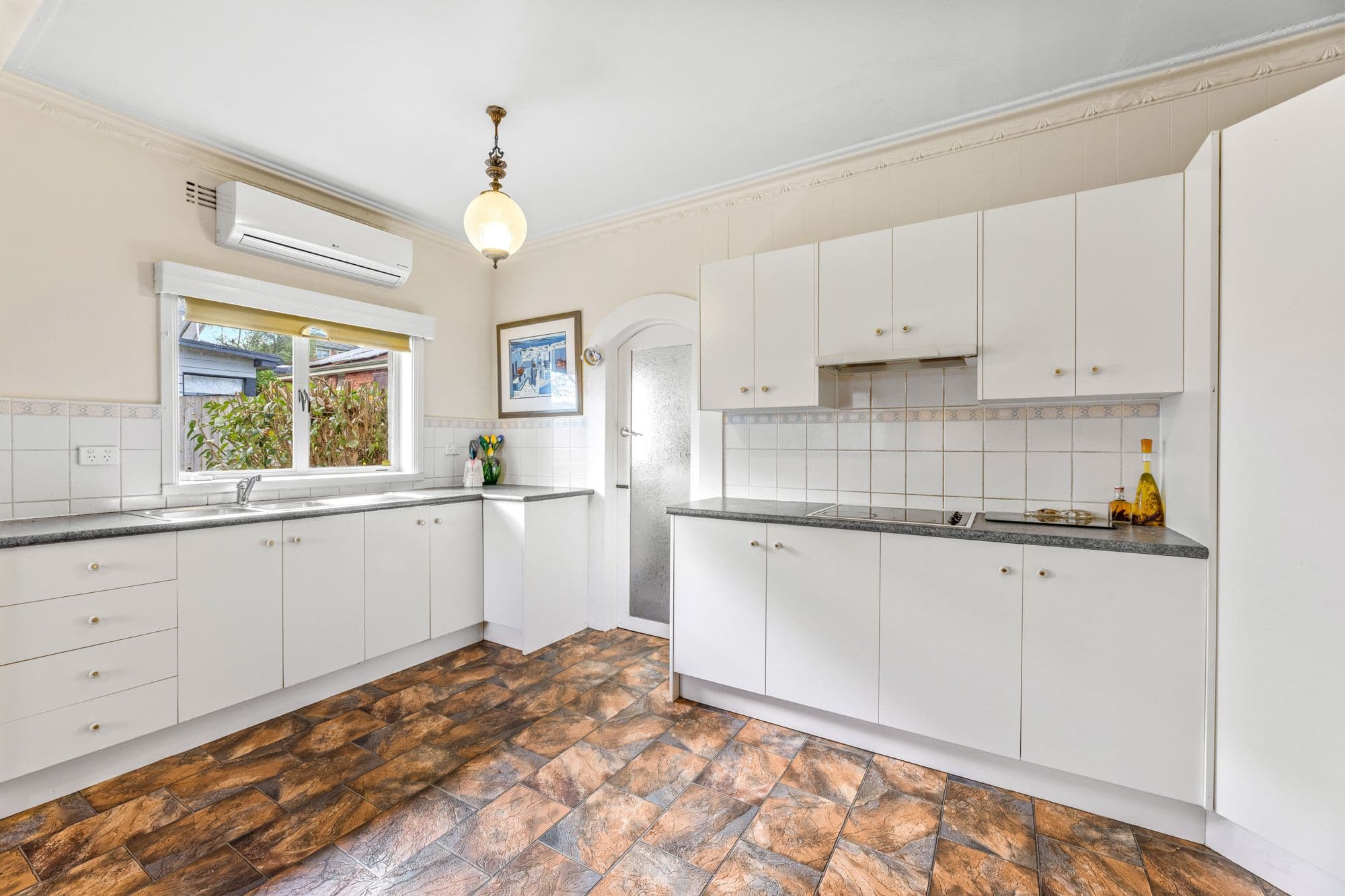 27 Gillard Street, Burwood VIC 3125, Burwood - Thumbnail 3