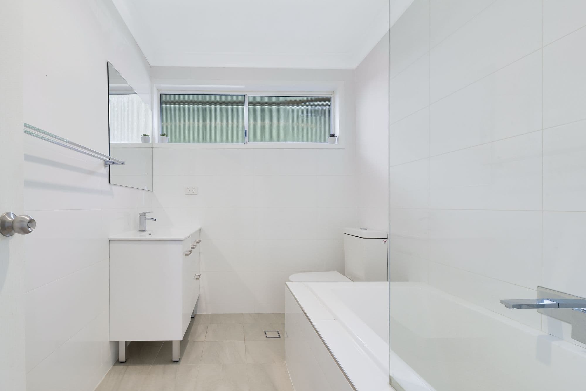 2 Jacaranda Avenue, Bradbury - Thumbnail 5