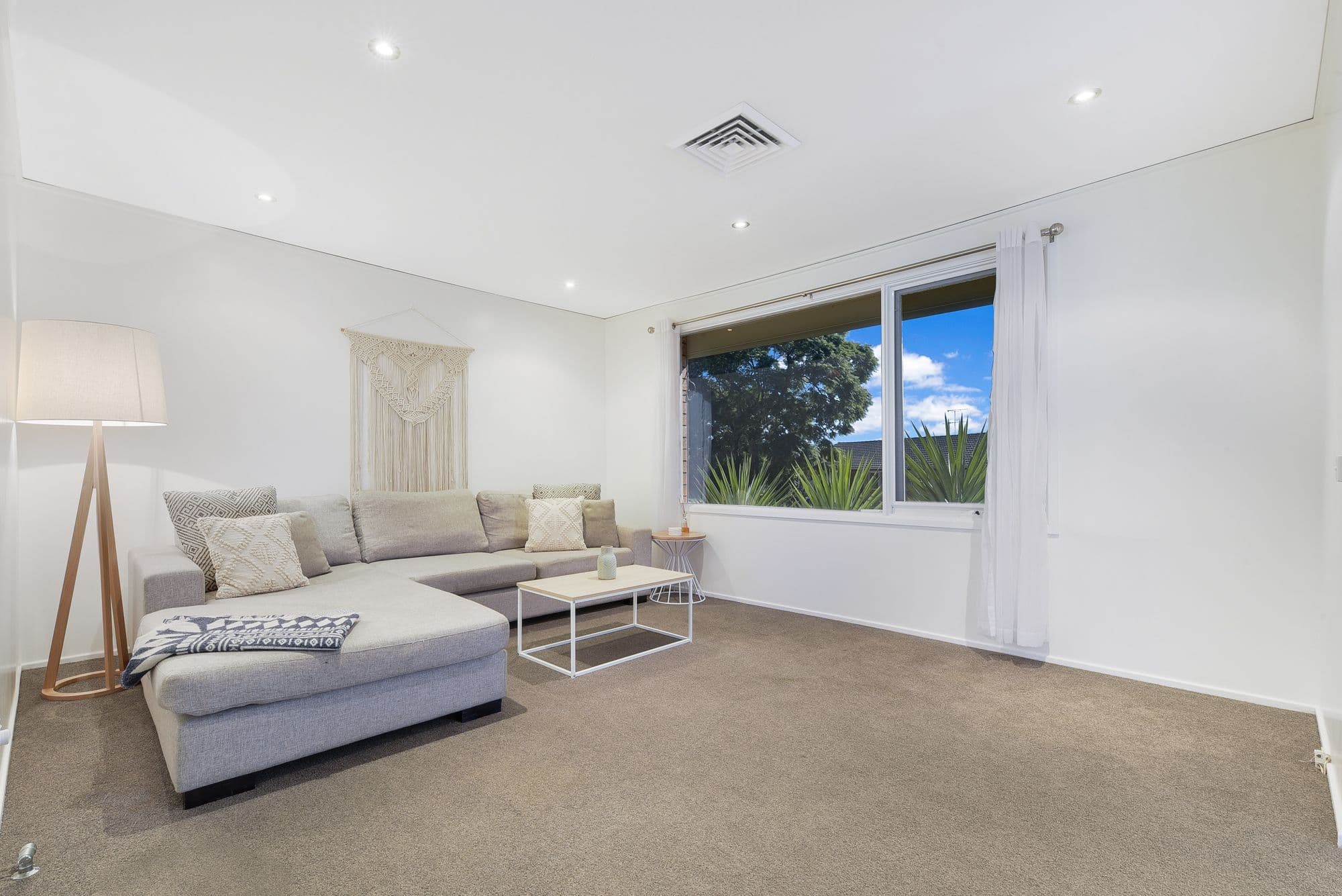 2 Jacaranda Avenue, Bradbury - Thumbnail 6