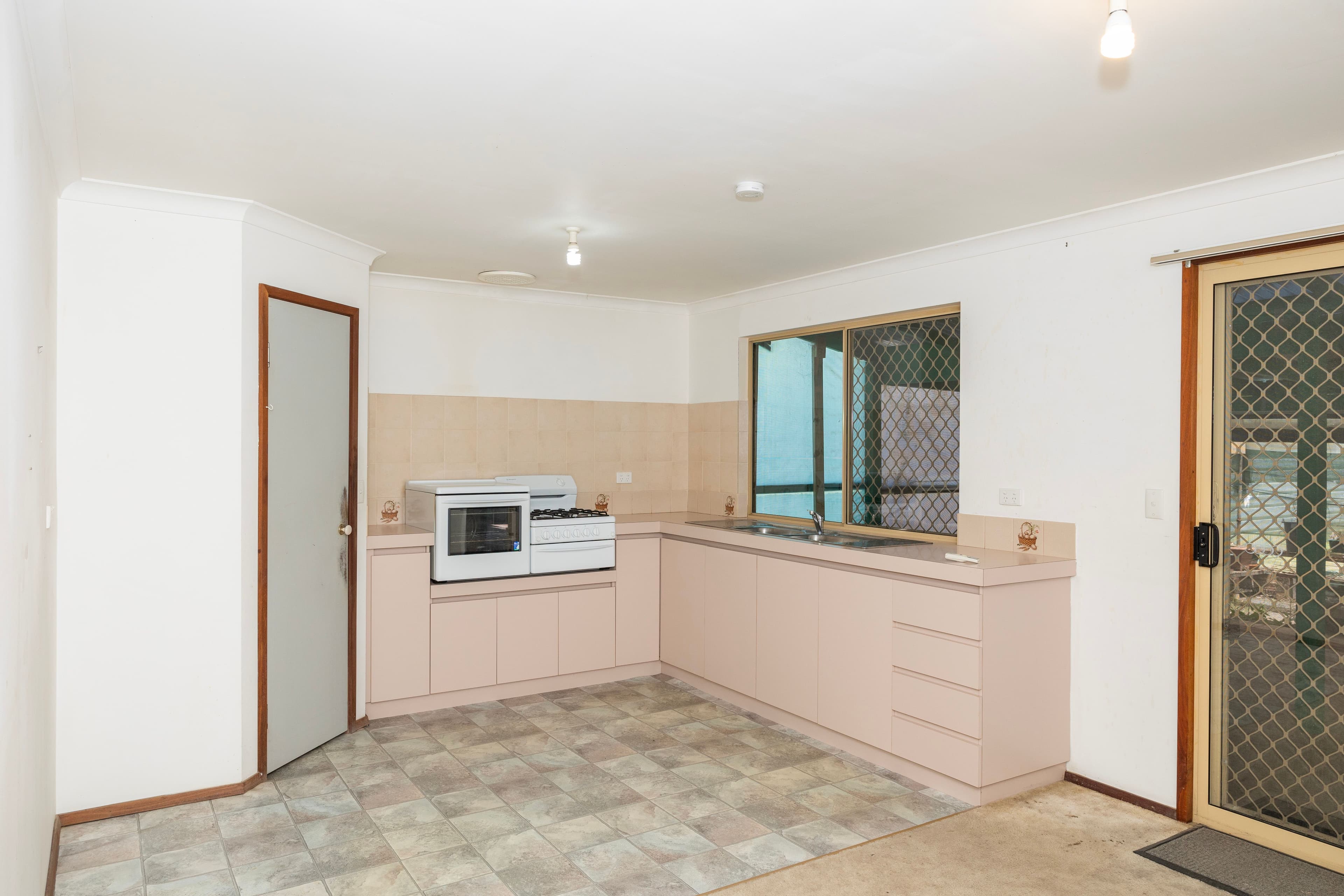 28 Ward Street, Jurien Bay WA 6516, Jurien Bay - Thumbnail 3