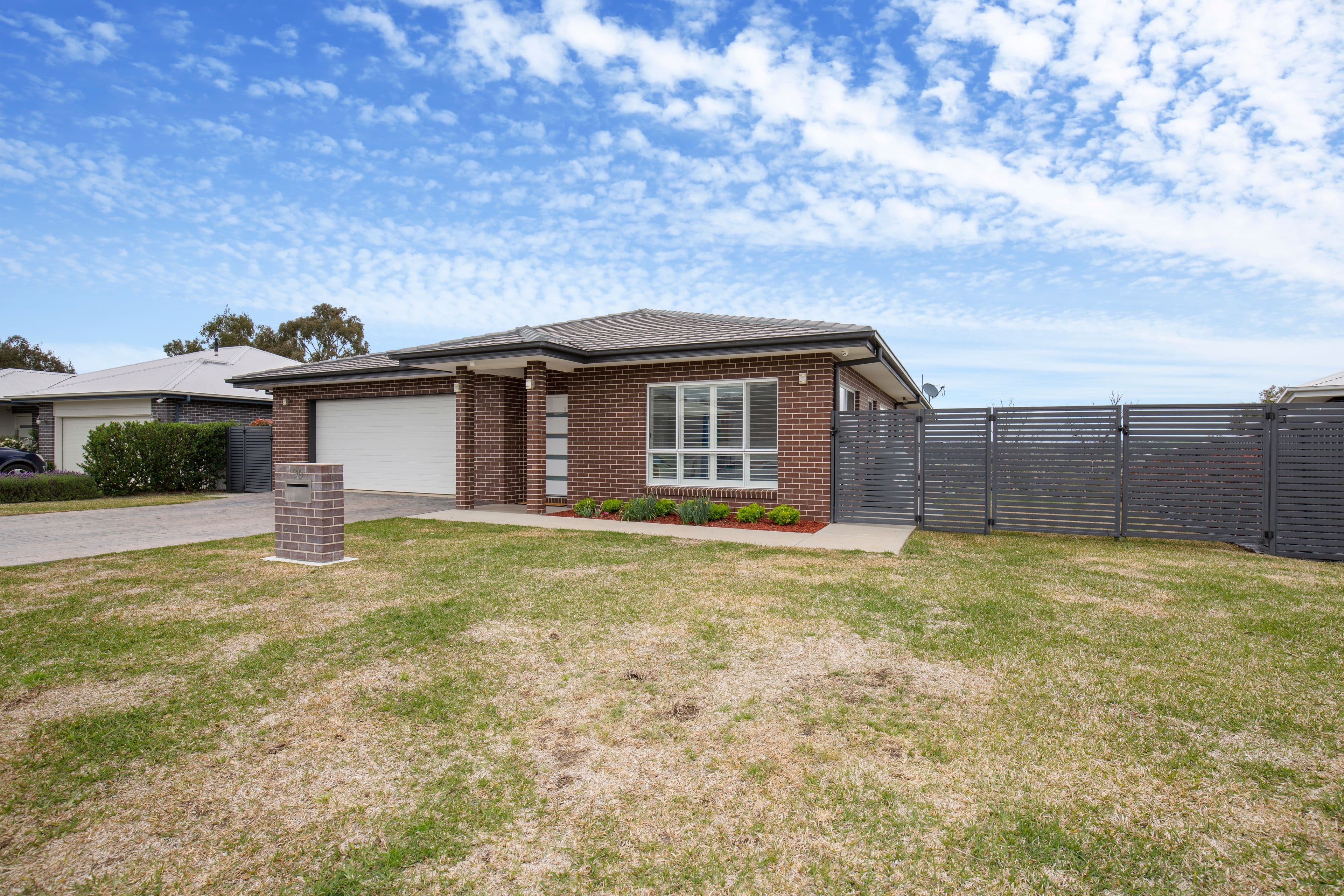 30 Grandview Crescent, Armidale NSW 2350, Armidale - Thumbnail 2