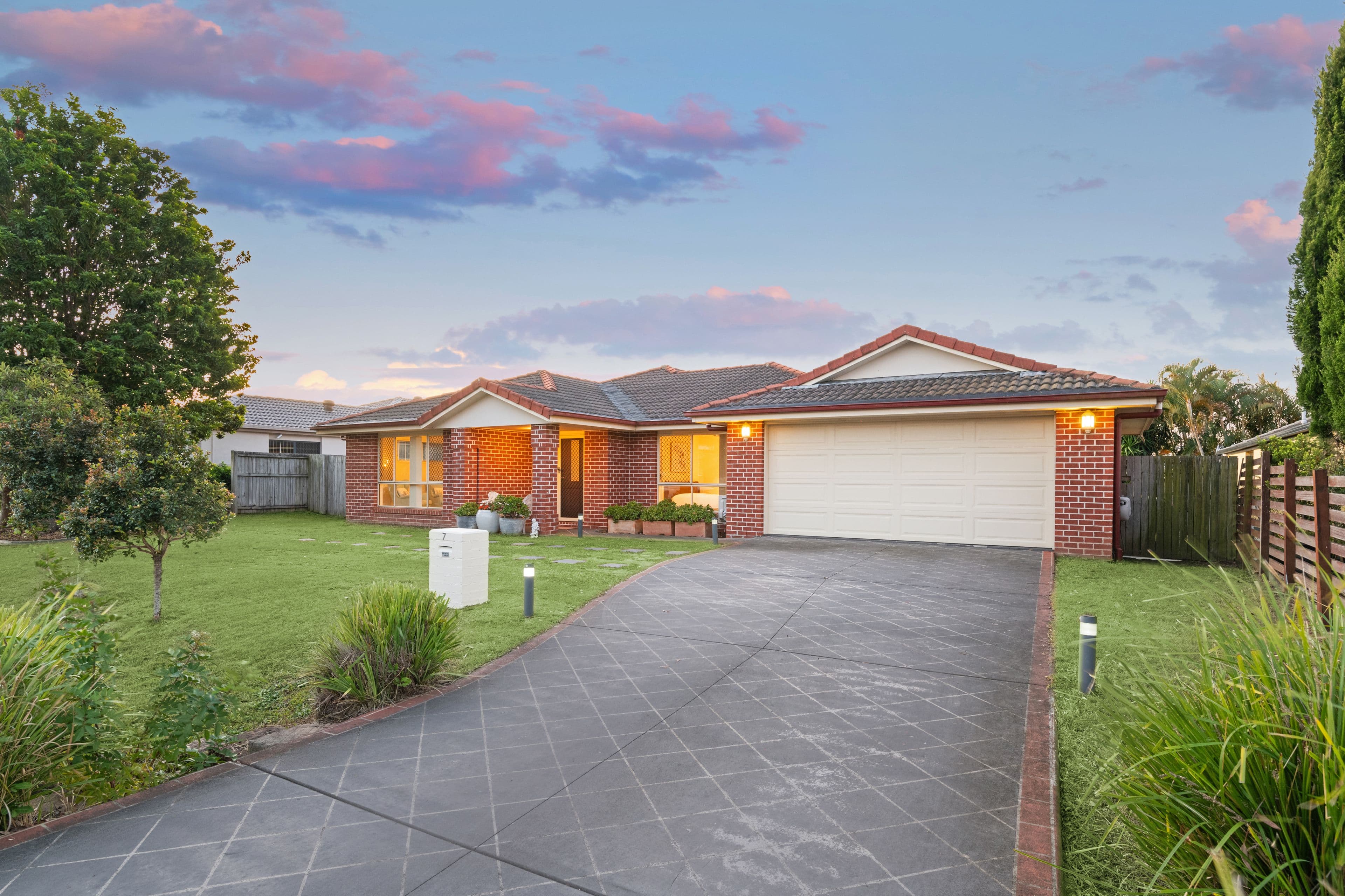 7 Finke Close, Parkinson QLD 4115, Parkinson - Image 1