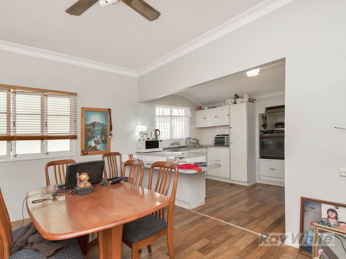 31 Law Street South, REDBANK QLD 4301, Redbank - Thumbnail 2