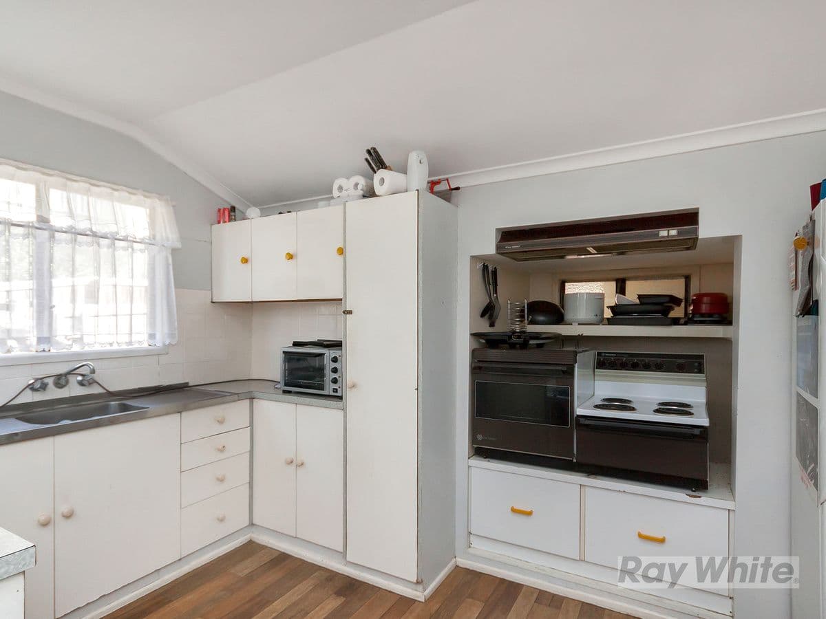 31 Law Street South, REDBANK QLD 4301, Redbank - Thumbnail 3