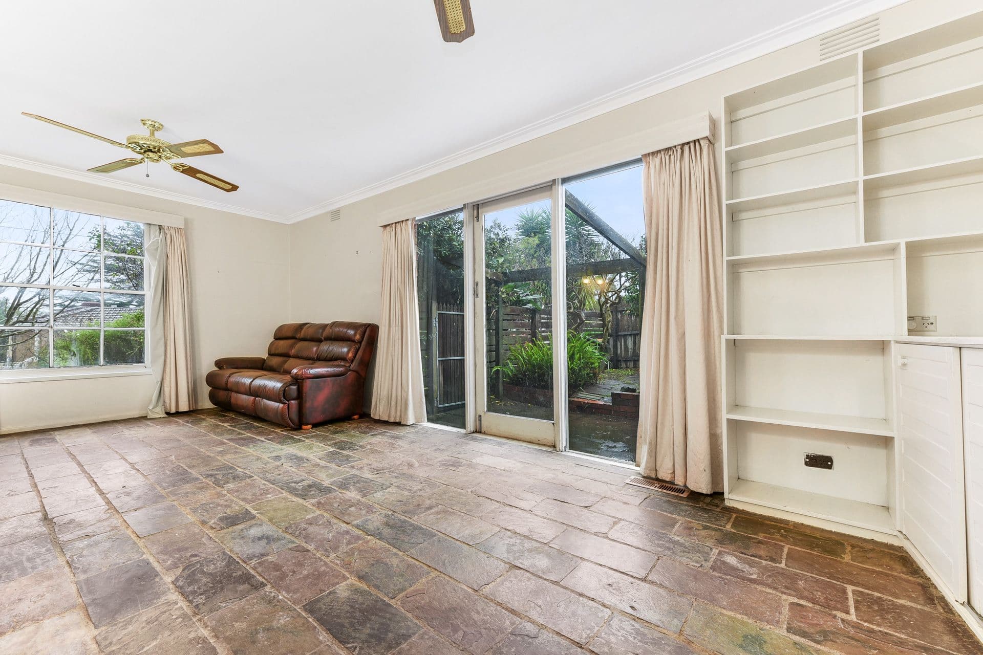 2 Rob Roy Street, Glen Waverley VIC 3150, Glen Waverley - Thumbnail 3