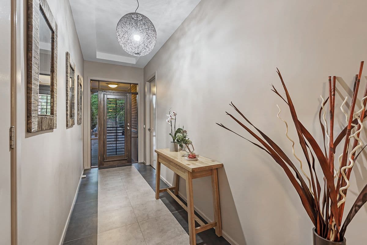 18 Gainsborough Drive, Craigieburn VIC 3064, Craigieburn - Thumbnail 3