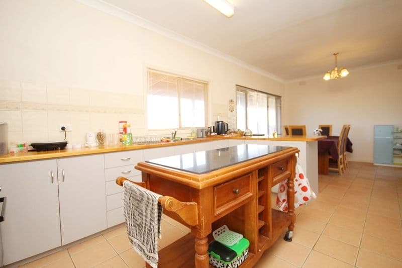 58 Francis Street, Horsham VIC 3400, Horsham - Thumbnail 5